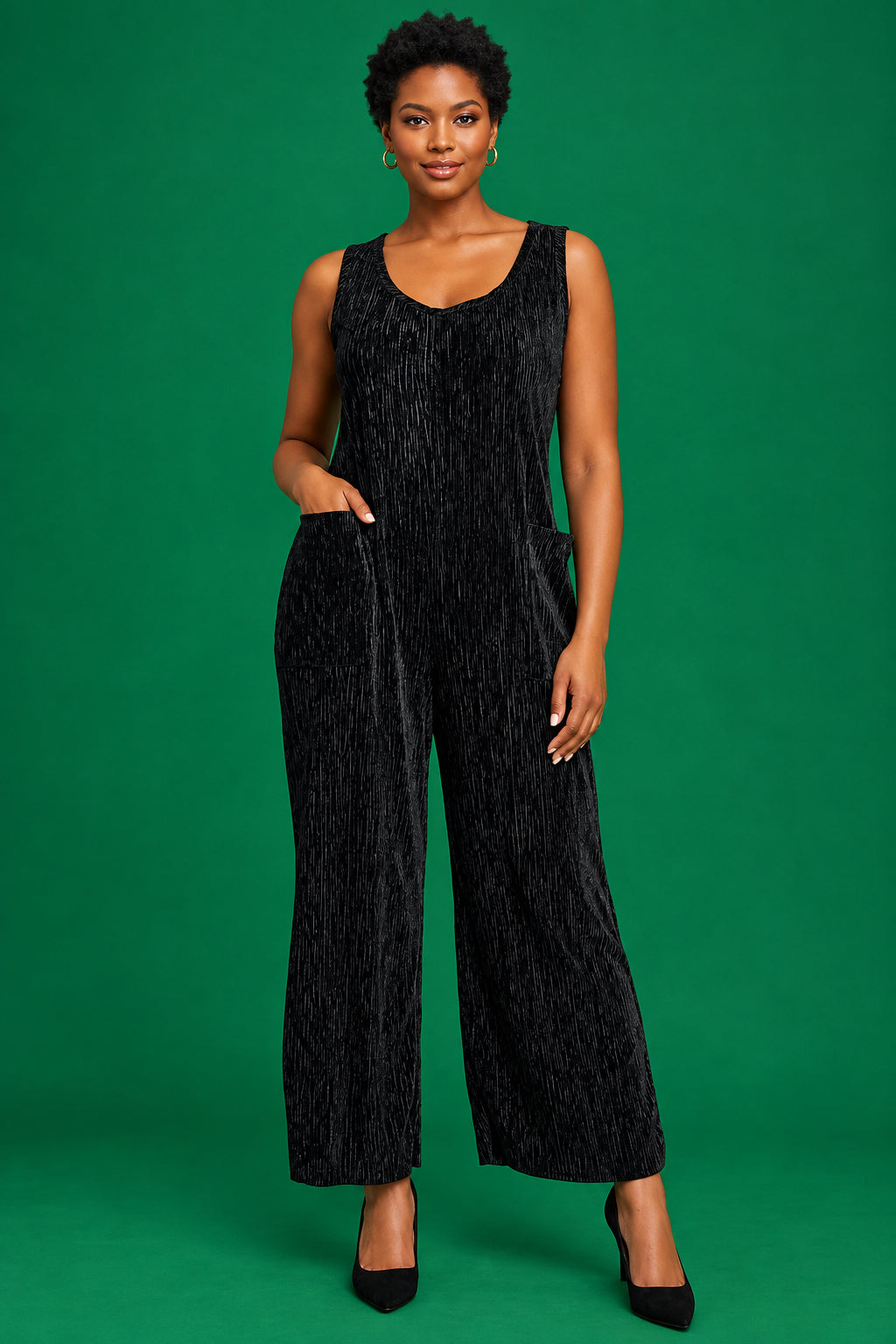 Plus Size / Black Pleated Wide-Leg Jumpsuit